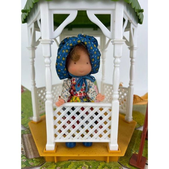 Vintage Holly Hobbie Fold Up Gazebo in Original Box Doll Only Hammock Swing - Picture 5 of 12